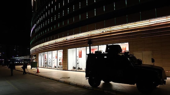 Diyarbakır'da Avm'ye Saldırı