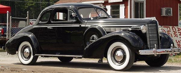 8. 1938 Buick