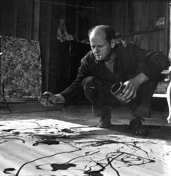 19. Jackson Pollock stüdyosunda resim yaparken, Long Island, 1949.