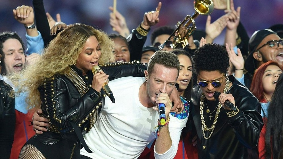 Coldplay, Bruno Mars ve Beyonce'den Muhteşem Super Bowl Devre Arası Performansı