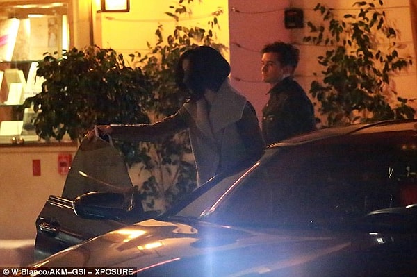 Кажется, безобидный флирт, начавшийся на Золотом Глобусе, перерастает в серьезные отношения!