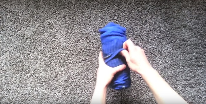 Günlük Kıyafetlerinizi Bir Çift Çorabın İçine Nasıl Sığdırabilirsiniz?