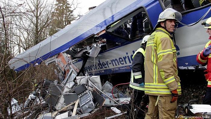 Almanya'da Tren Kazası: 10 Ölü