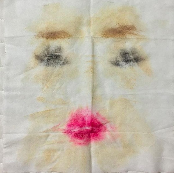 6. Когда вы решили смыть косметику: