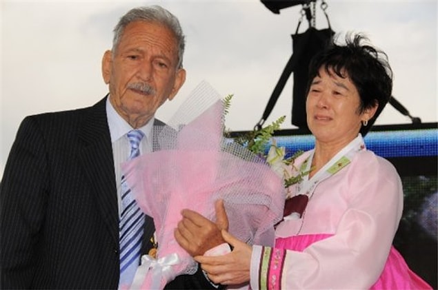 7. Ayla, gerçek adıyla Kim Eunja aradan 60 yıl geçtikten sonra manevi babasını bulmak üzere Türkiye’ye gelir. Güney Kore, İstanbul Konsolosluğu üzerinden Süleyman Astsubay'ı bulur ve tam bir vuslat yaşanır.