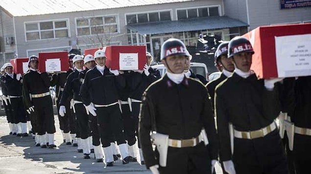 Bugünlerde de şehit haberlerinin ardı arkası kesilmiyor. Huzur içinde yatsınlar. Gerek Kore'de gerekse ülkemizde şehit olan gençlerimizin her biri...