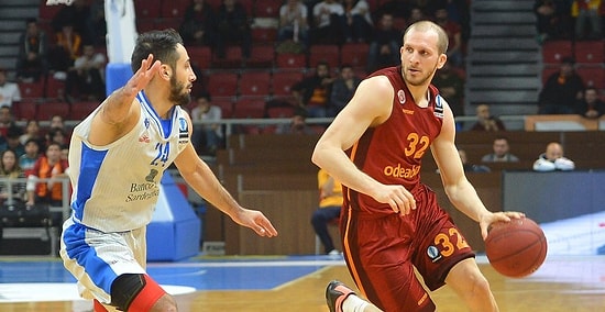 Galatasaray Odeabank 87–69 Dinamo Sassari