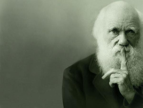 9. Darwin, yaşadığı dönemde oldukça yaygın olan köleliğe karşıydı.