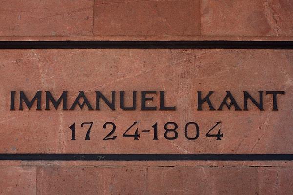 20. Kant, 12 Şubat 1804 tarihinde bütün hayatını ve kariyerini geçirdiği Königsberg'de hayatını kaybetti.