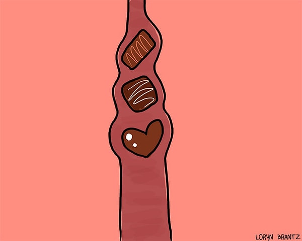 5. Скажи ему, что он шоколадная коробочка твоего сердца, спрятав "туда" шоколадные конфеты.