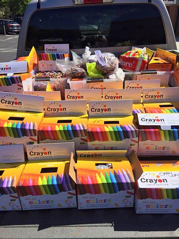 Bryan Ware şimdiden 2.000 kutu boyayı Kaliforniya'daki hastanelere ulaştırmış.