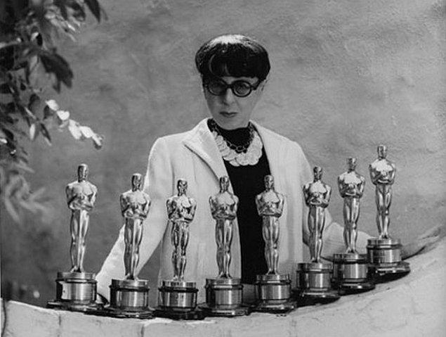 23. En çok Oscar kazanan kadın ise En İyi Kostüm dalında 8 kere kazanan Edith Head'tir.