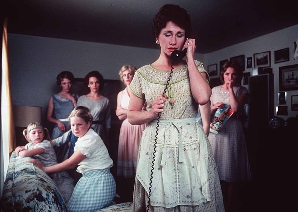 14. Sevgililer günü dahil çoğu özel günü yalnız geçirmektir.