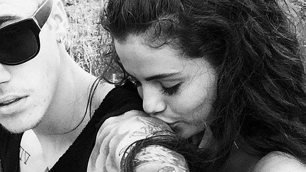 Bieber, Baldwin'le görüntülenmeden önce Selena Gomez'le fotoğraflarını Instagram hesabından paylaşıyor,