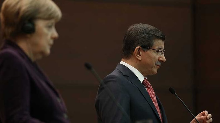 Davutoğlu Merkel ile Telefonda PYD'yi Görüştü