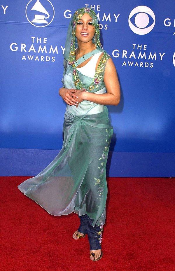 10. Alicia Keys - 2002