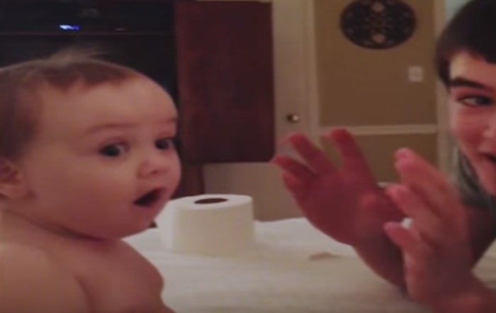 Abisinin El Hilesi Karşısında Aklını Kaybeden Sevimli Çocuk