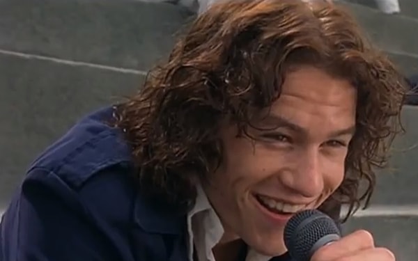 13. Признание в любви на публике