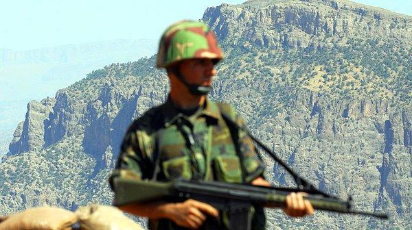 'Türkiye güvenlik güçlerinden hiçbir unsur şu anda Suriye'de değildir'