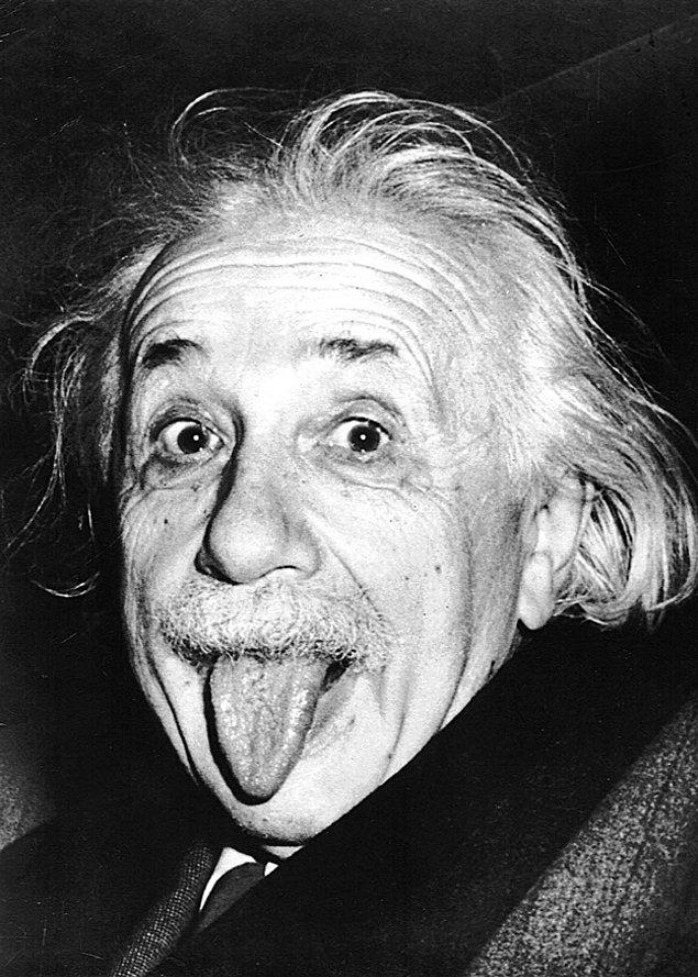 5. "Einstein'ın Dilini Çıkardığı Fotoğraf"