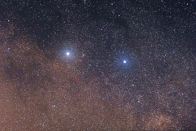 3. Alfa Centauri A ve Alfa Centauri B - 4,36 ışık yılı