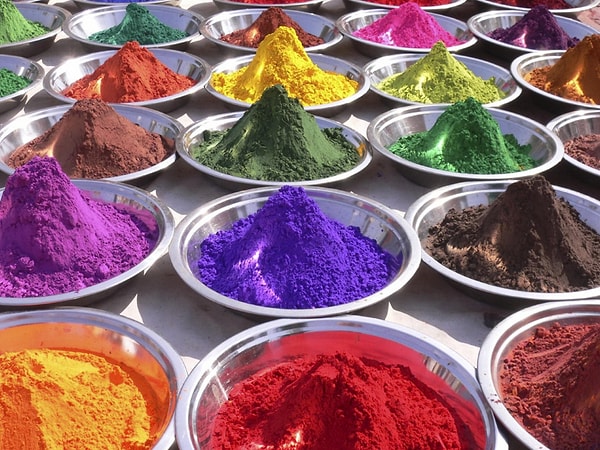 10. Какая пищевая добавка в древности ценилась дороже драгоценных металлов?