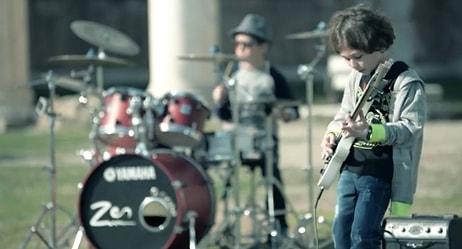 Türkiye'nin En Minik Müzik Grubu Junior Zen'den Harika "Çakıl Taşları" Performansı