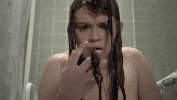 4. Даже если с твой головы падает хотя бы один волос, то это превращается в трагедию.