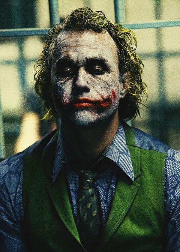 12. ''Öldüğümde param benimle olmayacak, filmlerim yaşayacak ve insanlar filmlerime bakarak nasıl biri olduğumu yargılayacaklar. Ben sadece meraklı kalmaya ve Joker gibi gülümsemeye devam etmek istiyorum.''