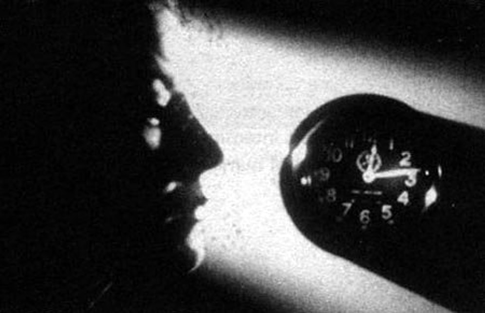 İnsanoğlunun Bir Türlü Sırrına Vakıf Olamadığı Zaman Kavramı Üzerine Düşünceler