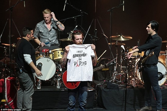 Eagles of Death Metal Saldırıdan Sonra İlk Kez Paris'te