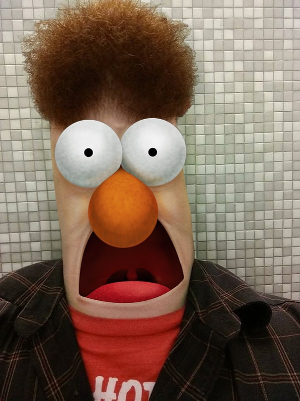 3. Кажется, он чем-то напуган