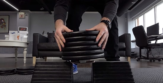 iPhone Bu Kez Kilolarca Ağırlığın Altına Girdi: iPhone 6S Plus'a Ağırlık Testi