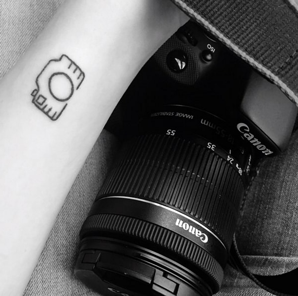 30. Фотокамера