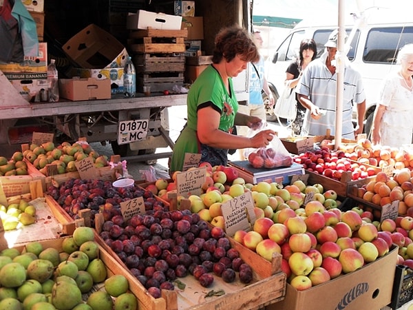 19. Скачайте себе сезонный календарь фруктов и овощей. Употребляйте их свежими.