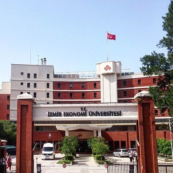 7. Teleferik’ten inip İzmir Ekonomi Üniversitesi’ne gitmek.