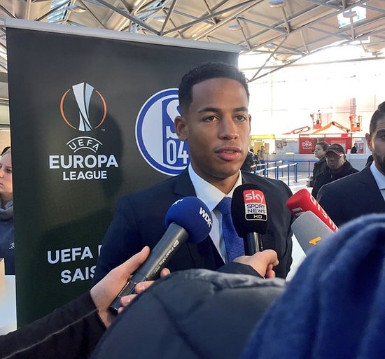 Schalkeli Futbolcu Aogo Röportaj Verirken Soyuldu