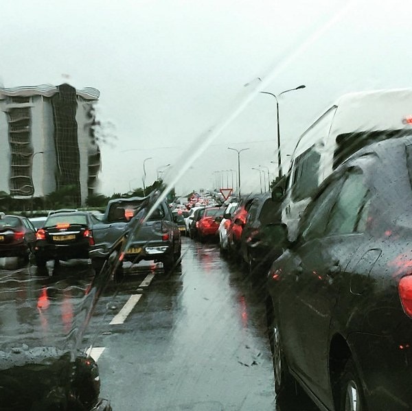 5. И, по каким-то неведомым причинам, даже если ты выйдешь вовремя, все равно что-нибудь да произойдет: