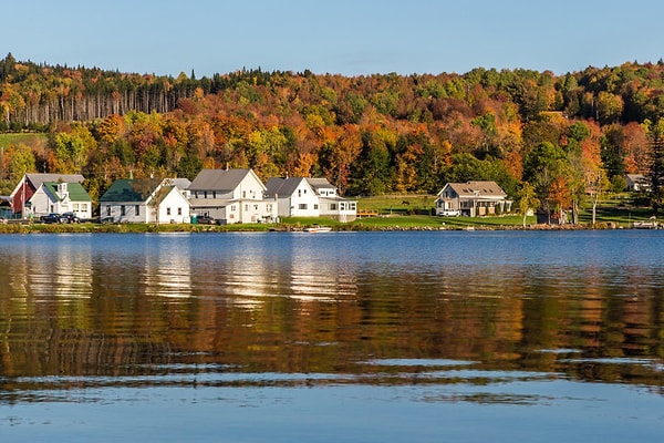 15. Путешествуйте недалеко от дома.