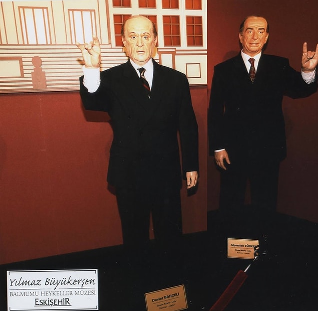 9. Devlet Bahçeli ve Alparslan Türkeş