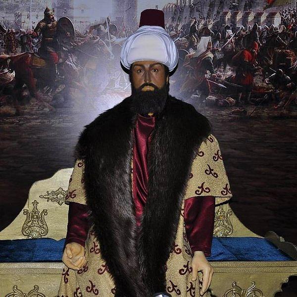 3. Rengi kararmış Fatih Sultan Mehmet