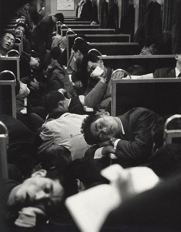 9. Sabah treninde uyuklayan Japonlar, 1964