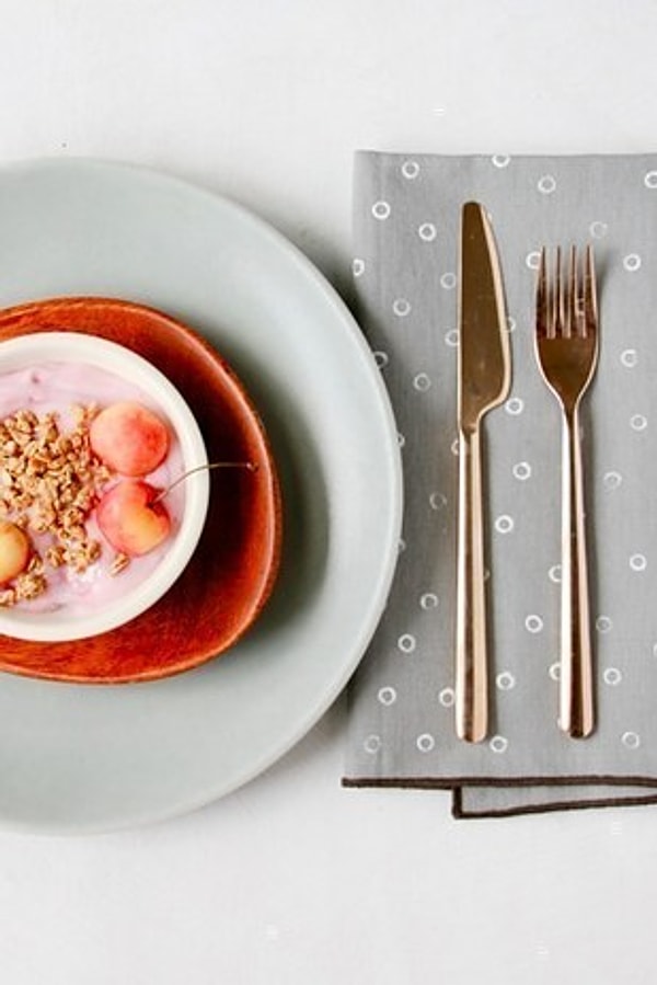 4. Симметричные кружки с помощью коктейльной соломинки.