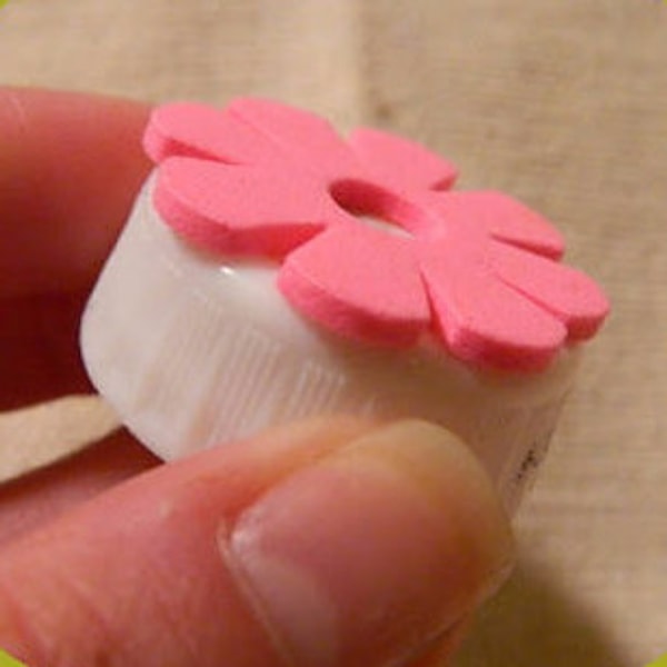 14. Фигурное мыло тоже отлично подойдет для создания штампов.