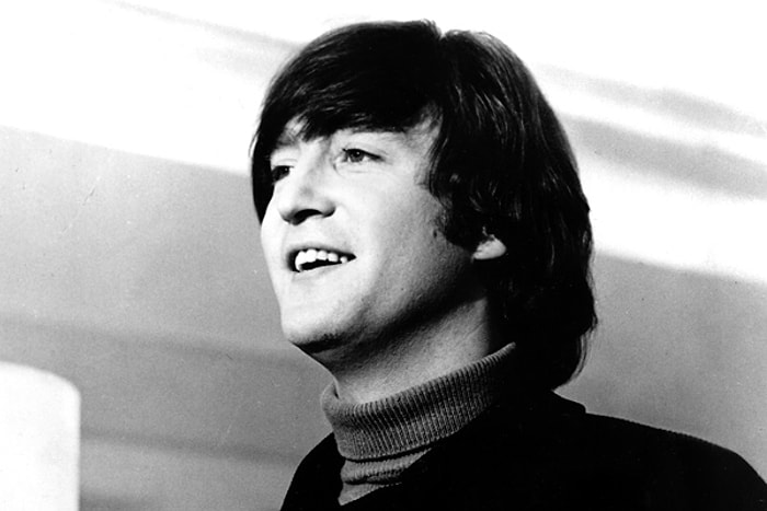 John Lennon'ın Saçı Açık Arttırmada 25 Bin Dolara Satıldı