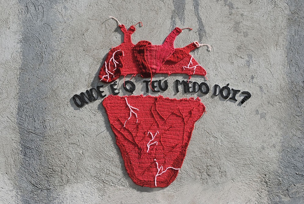 Пряжа и крючок: искусство на холсте улиц