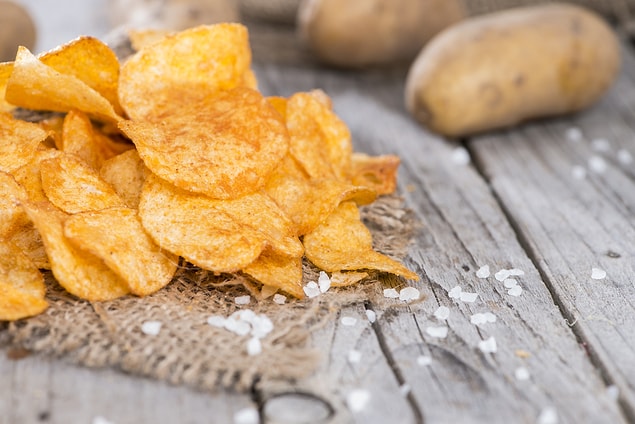 Patates cipsi uyuz bir müşteri sayesinde bulunmuş