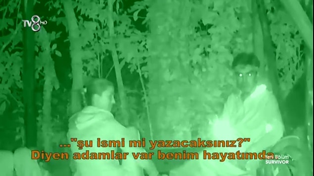 1. Yılmaz, diğerlerinin ateş etrafında kulis kurduğunu örümcek hisleriyle hemen anlar.
