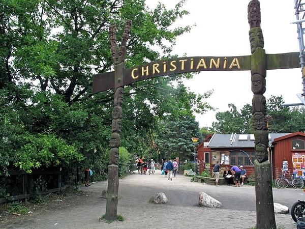 Christiania, Danimarka’nın Başkenti Kopenhag’da otonom bölge olarak 35 hektarlık bir alana kurulu.