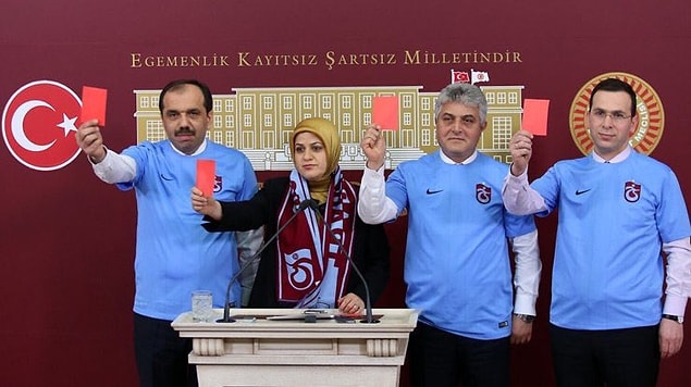 "İstifa etsinler"